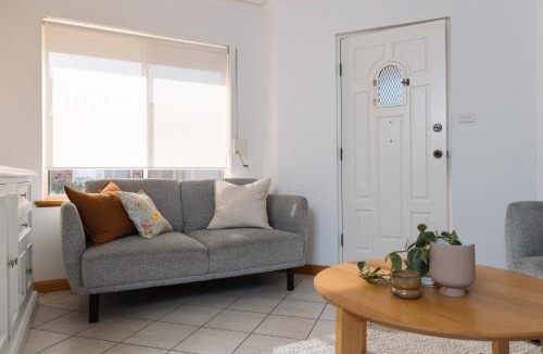 Brighton Apartment | Cool beachside apartment on Jetty Road Brighton