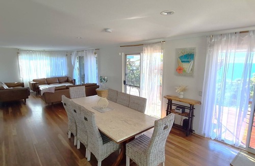 Coolum Beach House | Coolum Grandview - Sea for yourself - Pet friendly