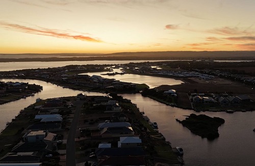 Nangkita Bed & Breakfast | COORONG GateAway POOL + SPA + SAUNA +