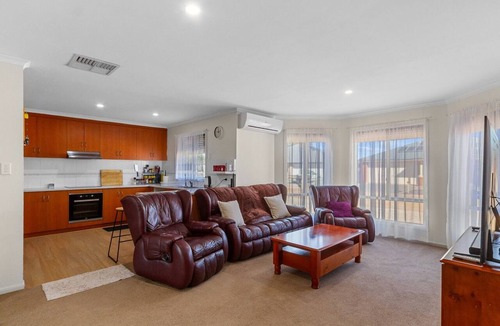 Moonta Bay House | Copper Coast Escape - 3 Bedroom Home in Moonta Bay