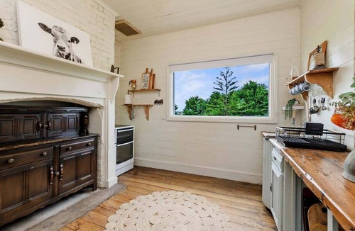 Cape Bridgewater House | Cork Hill Retreat - Charming & Historic with Natural Beauty