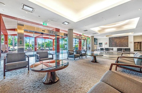 Darwin City Centre Apartment | Corner Balcony Suite on the Esplanade with Pool