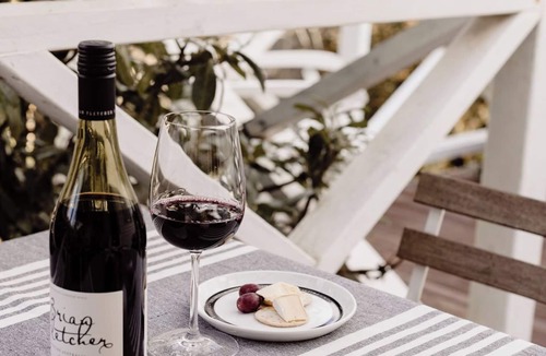 Daylesford Cottage | Cosy and authentic 1870s miner's cottage - Views, fire, stroll into town