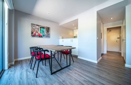 O'Connor Apartment | Cosy contemporary Unit plus sofa bed