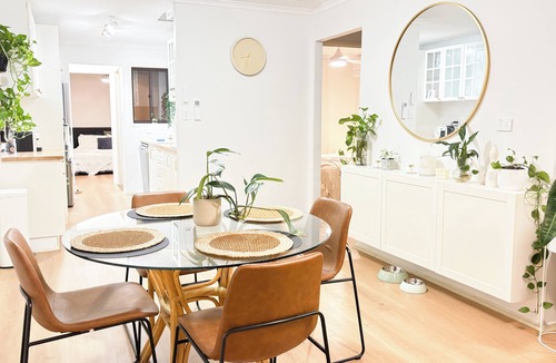 Warana House | Cosy Cottage | Walk to the beach & shops | Pet friendly!