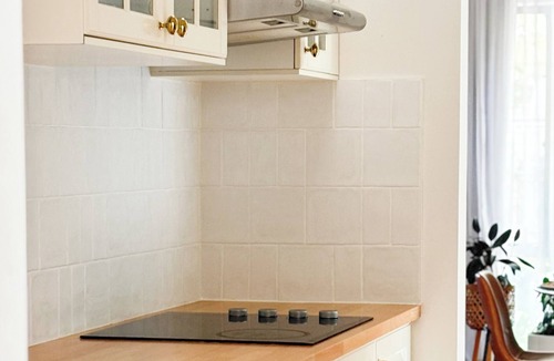 Warana House | Cosy Cottage | Walk to the beach & shops | Pet friendly!