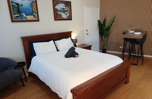 Madora Bay Apartment | Cosy Haven - Large Comfy Dwelling