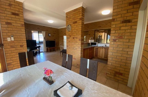 Little Mountain House | Cosy holiday entire unit 1