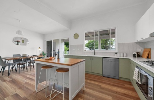 Aberdare House | Cosy Hunter Valley Cottage · Hot Tub · Fireplace · Pet Friendly