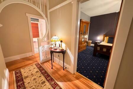 West Launceston House | Cosy Launceston Spa Cottage w Fire Pit and BBQ