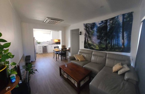 Caulfield South Apartment | Cosy, quiet apartment with everything you need