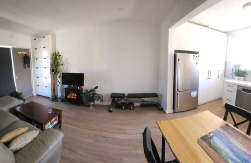 Caulfield South Apartment | Cosy, quiet apartment with everything you need