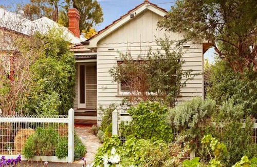 Richmond North House | Cosy quiet haven close to MCG, City, restaurants & public transport 5 mins away.
