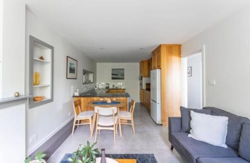 Montello Apartment | Cosy Unit With a Sea View