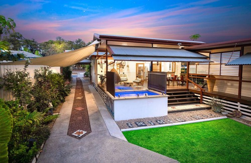 Parramatta Park Apartment | Cottage 2BR close to Cairns city