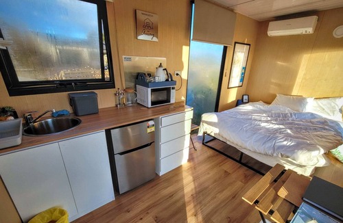 Hagley House | Cottesloe Summary:Se