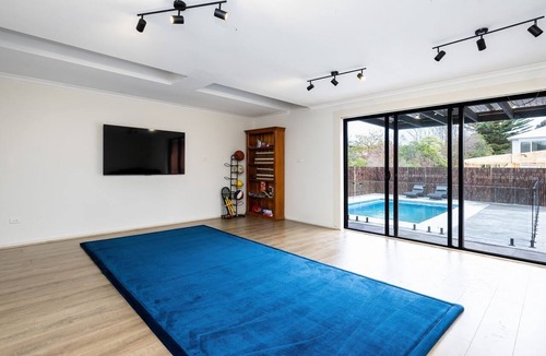 Rosebud House | Courtside Cabana | Pool, Basketball & Pet Friendly
