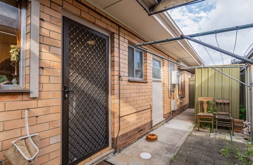 Mile End Apartment | Courtyard 2 Bed Apartment Mile End