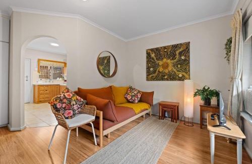 Mile End House | Courtyard 2 Bed Apartment Mile End