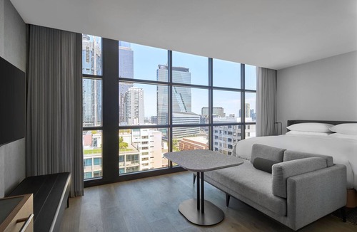 Melbourne Central Business District Hotel | Courtyard By Marriott Melbourne Flagstaff Gardens