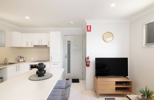 Rocklea Apartment | Covered Parking | 1 Bdr Apt w/AC | 535AF1