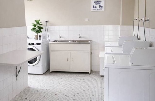 North Sydney Apartment | Cozy 1 Bed Harbour View Apartment and Free Carpark