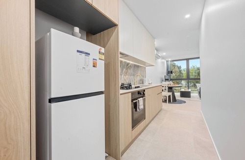Dickson Apartment | Cozy 1BR Apartment | Walk to Tram | Parking