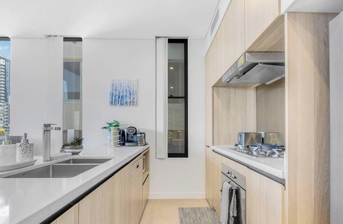 Burwood Apartment | Cozy 2 Bedrooms at Centre of Burwood