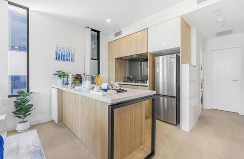 Burwood Apartment | Cozy 2 Bedrooms at Centre of Burwood