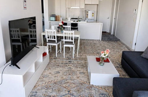 Sydney Olympic Park Apartment | Cozy apartment Sydney Olympic Park free parking 03