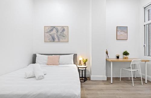 Kensington House | Cozy Double Room in Kensington - Walk to UNSW Easy CBD Access -External and Shared Kitchen or Bathroom Access