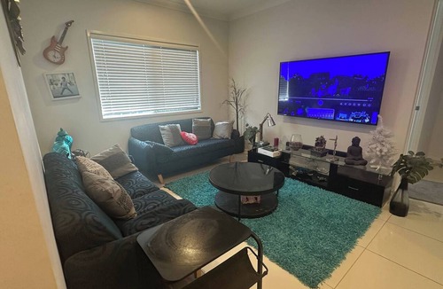 Caloundra West House | Cozy Room Rental in Caloundra West with Private Facilities