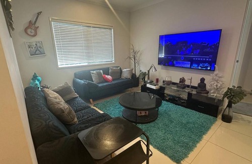 Caloundra West House | Cozy Room Rental in Caloundra West with Private Facilities