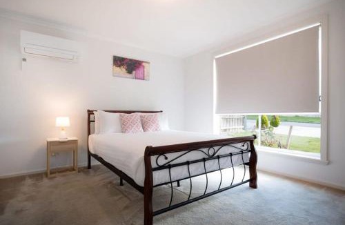 Prospect Vale House | Cozy Suburban Haven Parking & Wi-Fi