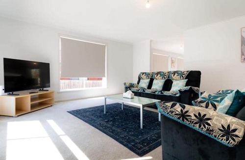 Prospect Vale House | Cozy Suburban Haven Parking & Wi-Fi