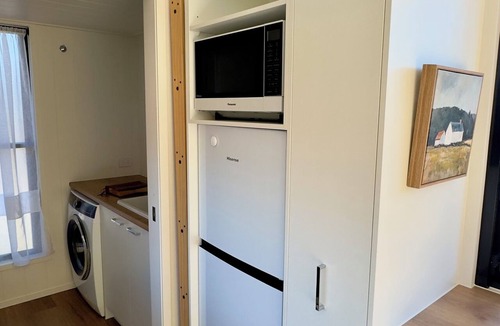 Ridgley Bed & Breakfast | Cozy tiny home near Cradle Mountain, Burnie & Guide Falls.