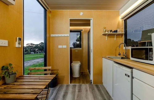Cape Schanck Cabin | Cozy Tiny House Accommodation for Glamping in Victoria