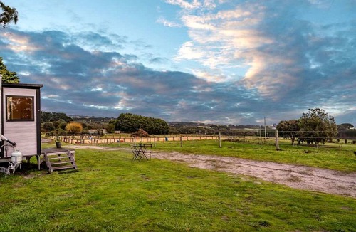 Cape Schanck Cabin | Cozy Tiny House Accommodation for Glamping in Victoria