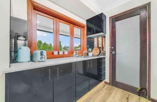 Cranebrook House | Cranebrook Leisurely Home