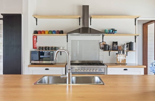 Highcroft House | Crofters Rest: Light Filled Hideaway on Tasman Peninsula