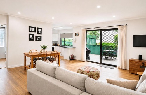 Cronulla Apartment | Cronulla courtyard unit, 10 mins walk to Beach & Bay
