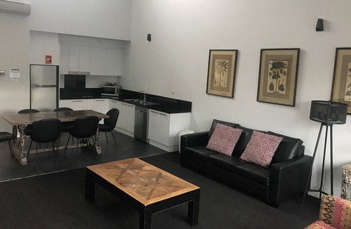 Cooks Hill Apartment | Crown on Darby