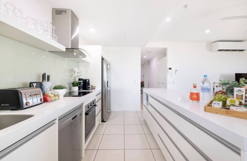 Darwin City Centre Apartment | Crystal Waterfront A Panoramic Balcony Haven