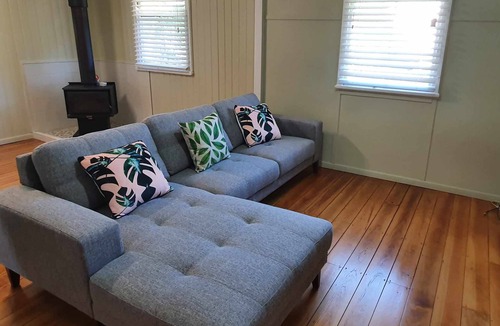 Blackall Cottage | Cute Cottage in Blackall