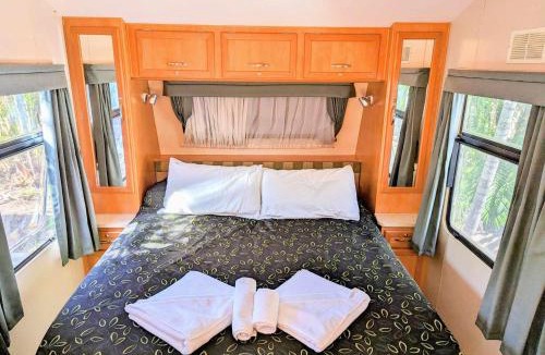 Emerald House | Cypress Caravan Stay