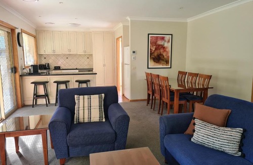 Bright Villa | DELANY VILLAS BRIGHT - Spa luxury on Delany Avenue