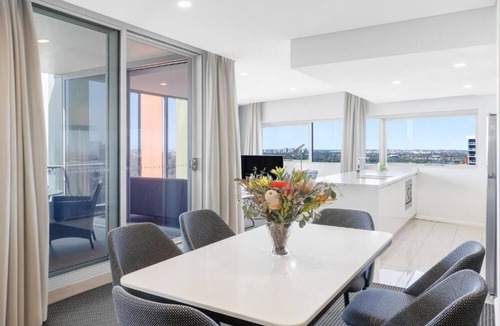 Zetland Apartment | Deluxe 2BR Defries Avenue, Zetland, New South Wales