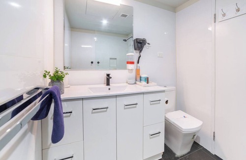 Greenacre House | Deluxe Queen Room - Sleeps 2
