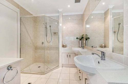 Mooloolaba Resort | Deluxe Three-Bedroom Apartment - Beach Access Apt 4