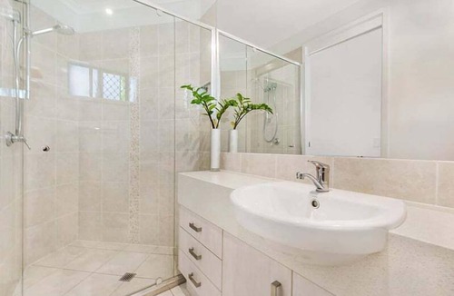 Mooloolaba Resort | Deluxe Three-Bedroom Apartment - Beach Access Apt 4